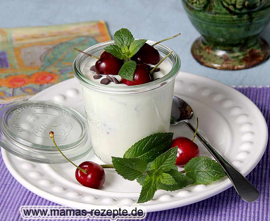 Joghurt-Obst Dessert im Glas | Mamas Rezepte - mit Bild und Kalorienangaben