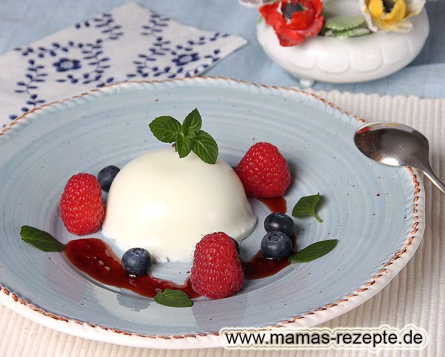 Panna cotta mit Joghurt | Mamas Rezepte - mit Bild und Kalorienangaben