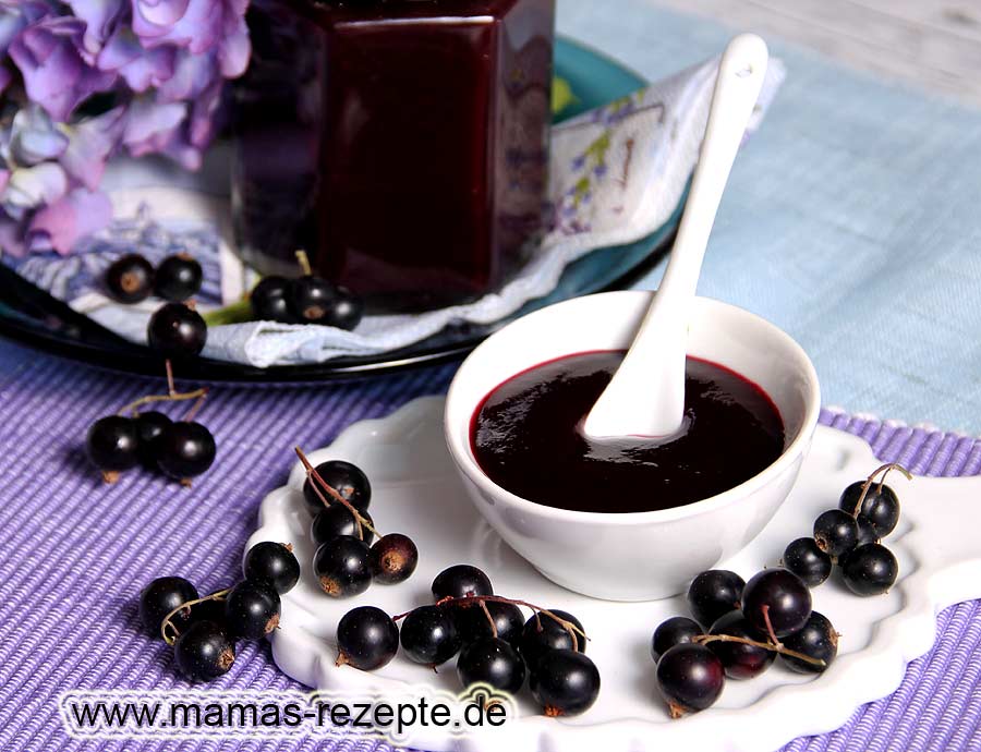 Schwarzes Johannisbeergelee | Mamas Rezepte - mit Bild und Kalorienangaben