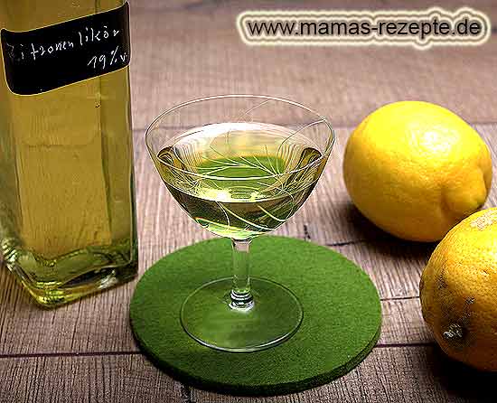 Zitronenlikör mit Wodka hergestellt | Mamas Rezepte - mit Bild und ...
