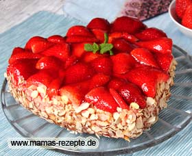 Erdbeer-Herz Torte 