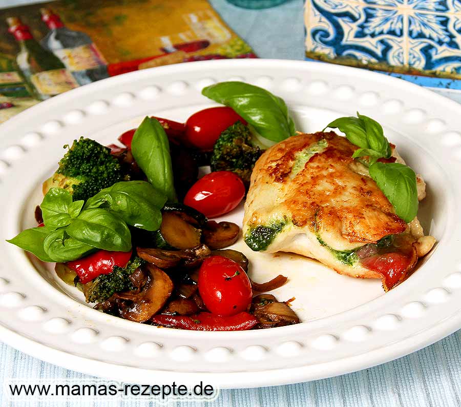 Hähchenbrust mit Basilikumpesto gefüllt | Mamas Rezepte - mit Bild und ...