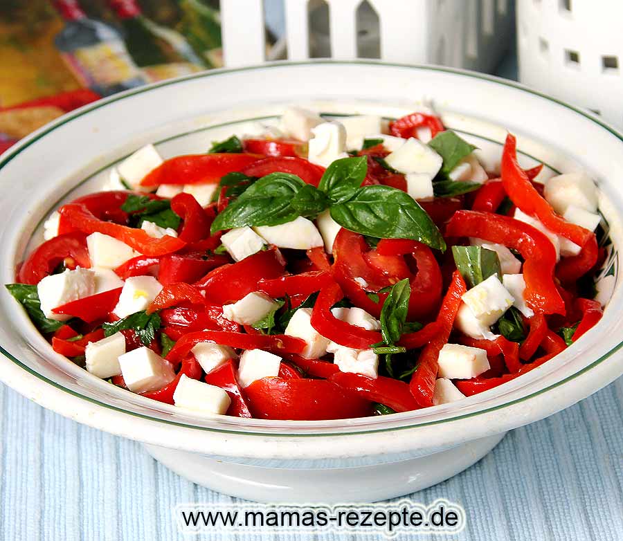 Paprika Tomaten Mozzarella Salat | Mamas Rezepte - mit Bild und ...