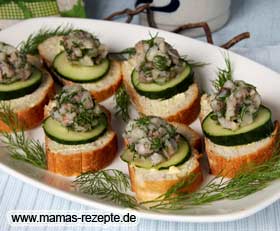 Ausserhalb oder im Bild oben rechts klicken zum Schließen. Bild von Matjeshäppchen mit Dill