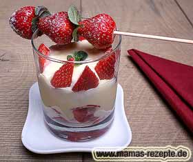 Bild von Weiße Schokoladenmousse mit Erdbeeren